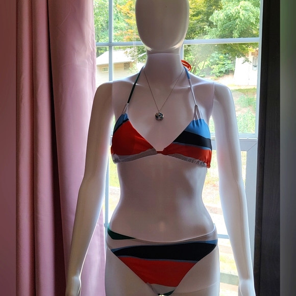 ### NWT UPCBeautiful Beachy 3 Piece Swimsuit set. - Picture 8 of 10
